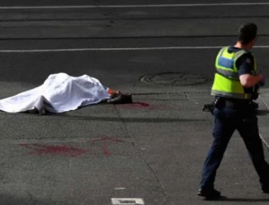 Βίντεο: Ισλαμιστής έπεσε με το αυτοκίνητό του πάνω πεζούς & άρχισε να τους μαχαιρώνει! (upd)